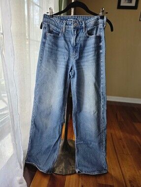 Old Navy Extra High-Rise Sky-Hi Wide-Leg Lightwash Jeans - Size 2